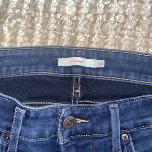 Levi 711 Jeans